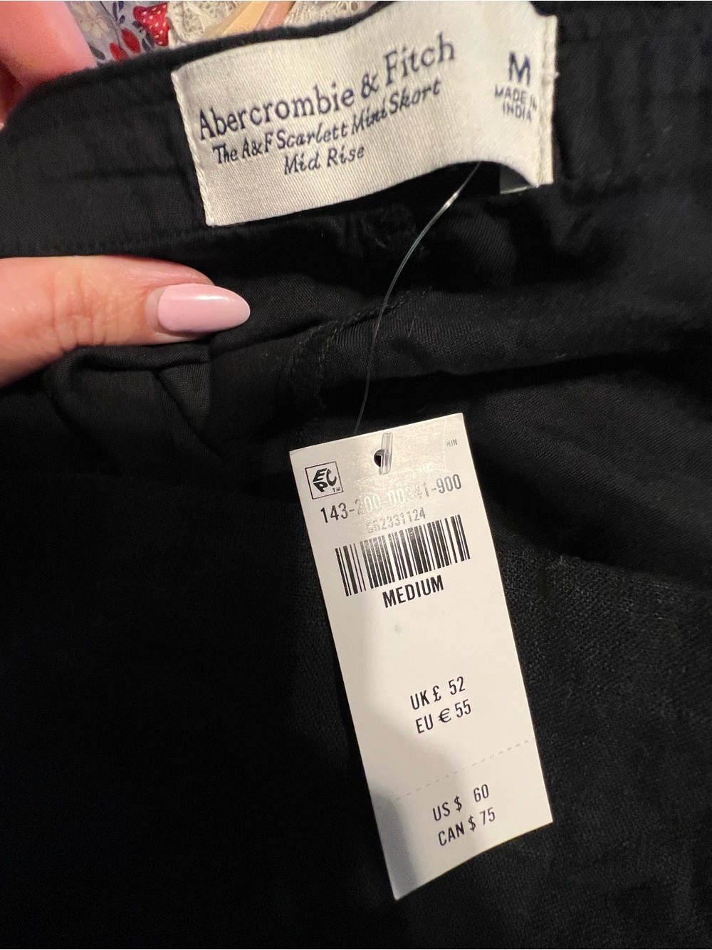 NWT Abercrombie & Fitch Scarlett Mini Skort Black Mid Rise Size Medium - Picture 3 of 3